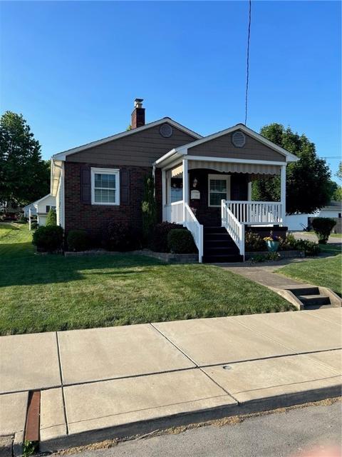 300 Hazel Ave, Ellwood City, PA 16117