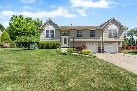 2014 Pembrook Dr, Glenshaw, PA 15116