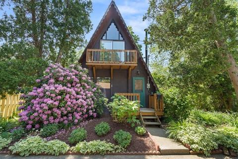 204 12 Pennsylvania Ave, Zelienople, PA 16063