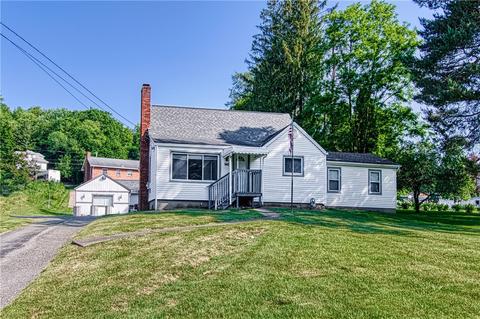 942 Woodside Ave, Ellwood City, PA 16117