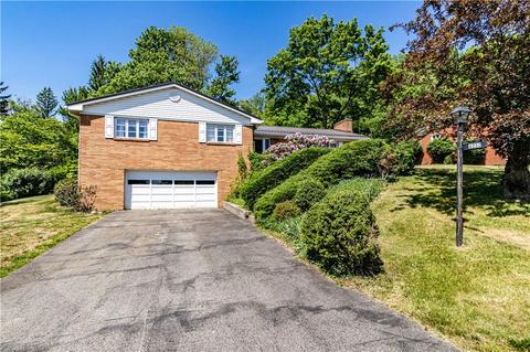 4214 Colonial Dr, Murrysville, PA 15668