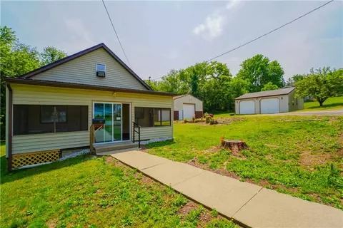 11 Homestead St, New Castle, PA 16101