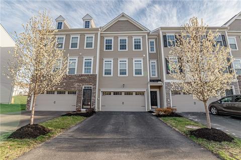 216 Eagle Dr, Cranberry Township, PA 16066