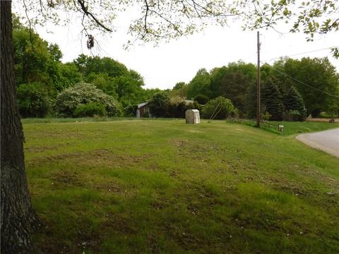 327 Oak Rd, Chicora, PA 16025