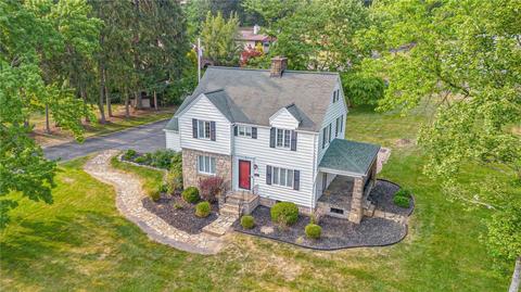 438 Woodlawn Rd, Jeannette, PA 15644