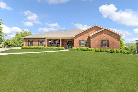 402 Prospect Rd, Evans City, PA 16033