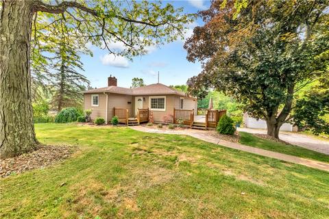 1248 Savannah Rd, New Castle, PA 16101
