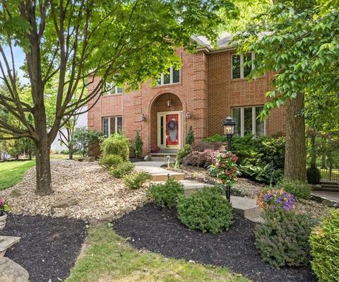 130 Village Dr, Cranberry Township, PA 16066
