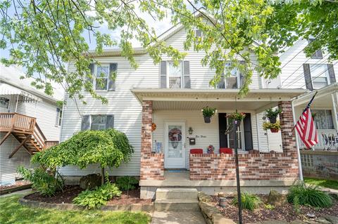 212 N 5th St, Youngwood, PA 15697