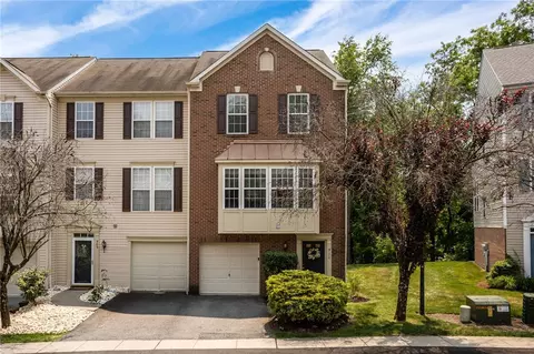 911 Tanglewood Dr, Bethel Park, PA 15102