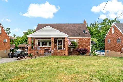 700 Edgewater Dr, West Mifflin, PA 15122