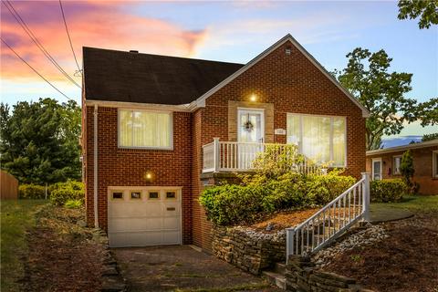 160 Fieldcrest Dr, Pittsburgh, PA 15221