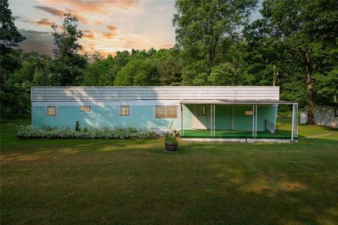 1683 Gobblers Run Rd, Shelocta, PA 15774