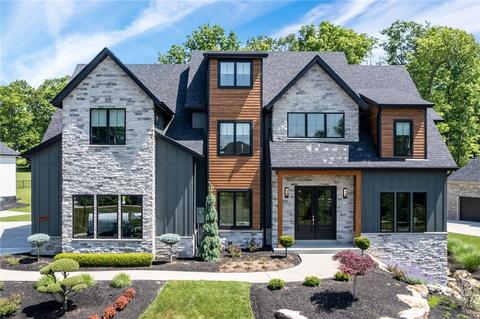 1002 Goldeneye Dr, Baden, PA 15005
