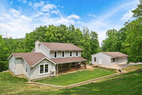 821 Lancaster Rd, Fombell, PA 16123