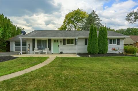 122 Robinhood Dr, Cranberry Township, PA 16066