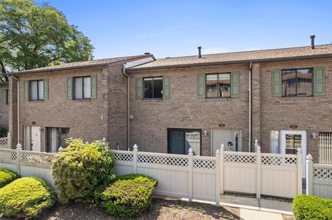 105 Georgetown Ln, Export, PA 15632 photo 2