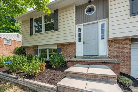 8798 Sloop Rd, Pittsburgh, PA 15237 photo 3