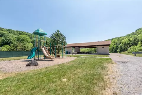 8798 Sloop Rd, Pittsburgh, PA 15237 photo 36