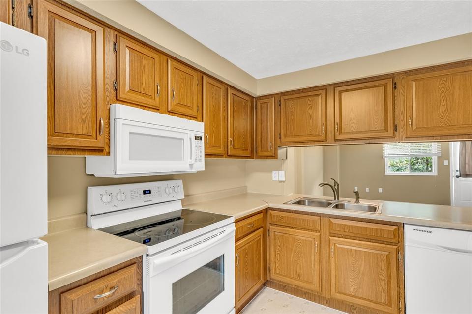  423 Ten Point Ln, Cranberry Township, PA 16066 photo 8