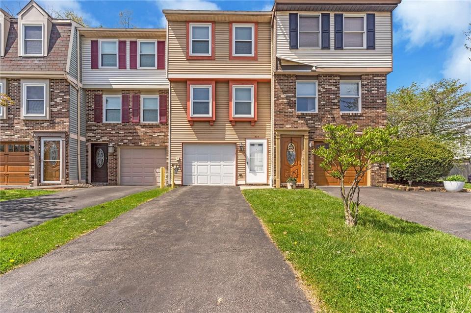  423 Ten Point Ln, Cranberry Township, PA 16066 photo 1