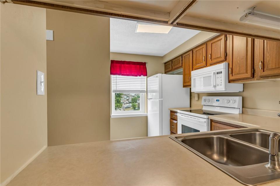  423 Ten Point Ln, Cranberry Township, PA 16066 photo 6
