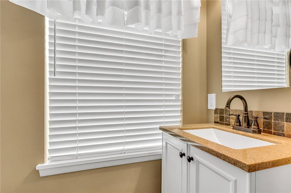  423 Ten Point Ln, Cranberry Township, PA 16066 photo 9