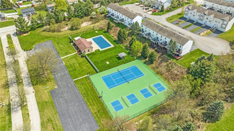  423 Ten Point Ln, Cranberry Township, PA 16066 photo 22