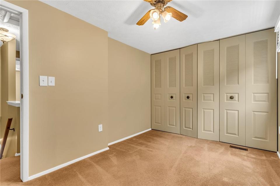  423 Ten Point Ln, Cranberry Township, PA 16066 photo 18