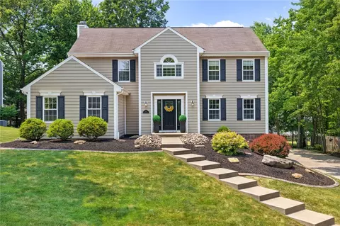132 Valley Forge Dr, Cranberry Township, PA 16066