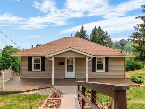 95 Oak St, Burgettstown, PA 15021