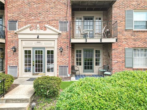 1080 Chatham Park Dr #J, Pittsburgh, PA 15216