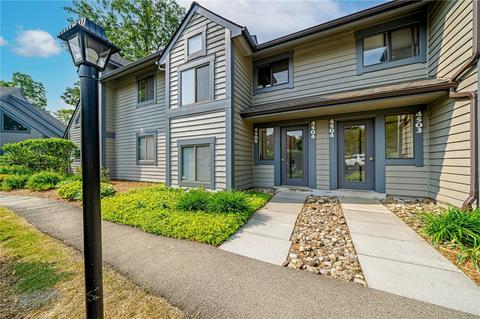 4506 Swiss Mountain Dr, Champion, PA 15622