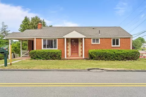 90 N Thompson Ln, North Huntingdon, PA 15642