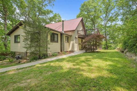 517 Backbone Rd, Clinton, PA 15026