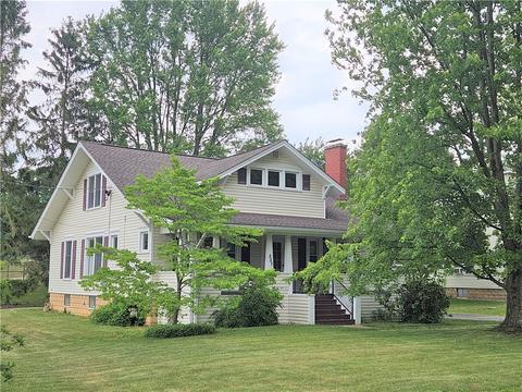 551 E Pike Rd, Indiana, PA 15701