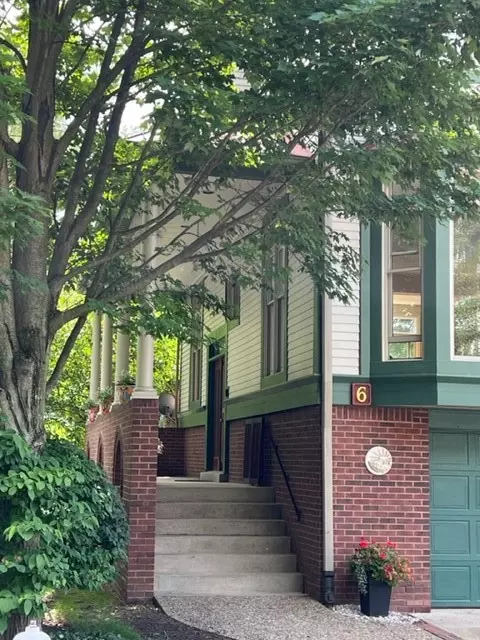 6 Waterside Pl, Pittsburgh, PA 15222
