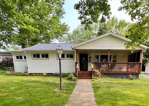 321 Pierce Ave, Sharpsville, PA 16150