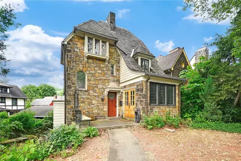 5462 Kipling Rd, Pittsburgh, PA 15217