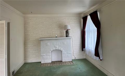 812 Ash St, Irwin, PA 15642 photo 2