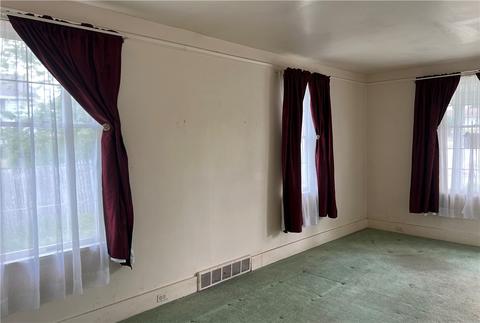 812 Ash St, Irwin, PA 15642 photo 3