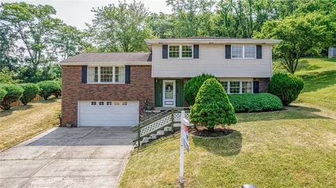 513 Saint George Dr, North Versailles, PA 15137
