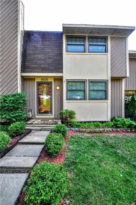 2311 Firethorn Rd, Bridgeville, PA 15017