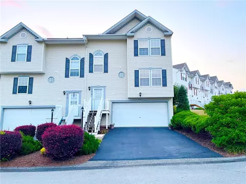 214 Manor View Dr, Manor, PA 15665