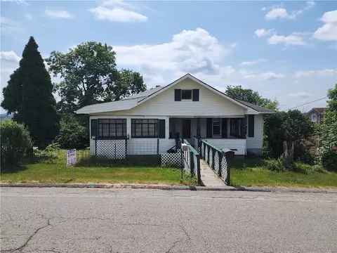 48 Hawkins St, Washington, PA 15301