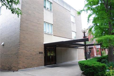 5425 Fifth Ave #209, Pittsburgh, PA 15232