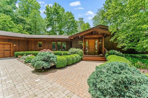 410 Deer Path Ln, New Wilmington, PA 16142