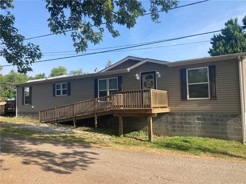 421 First St, Allison, PA 15413