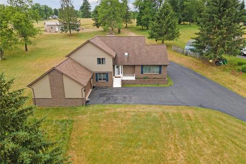 202 Patricia Dr, Apollo, PA 15613