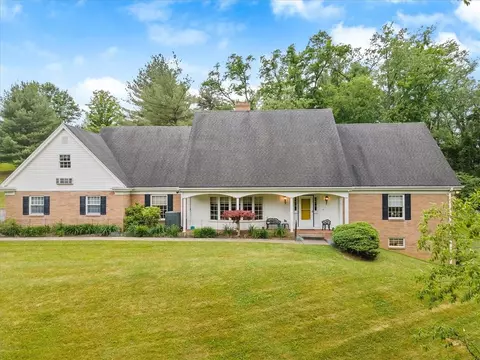 50 Apple Valley Ln, Washington, PA 15301